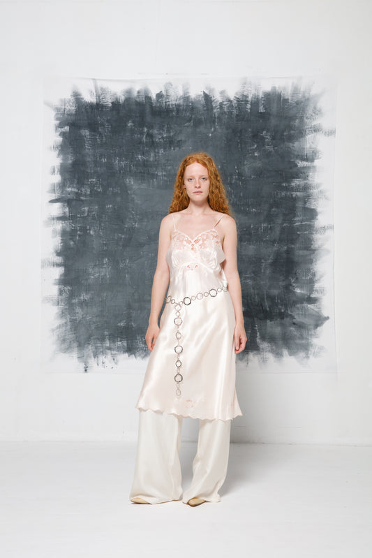 Slip dress in pura seta con ricami fatti a mano
