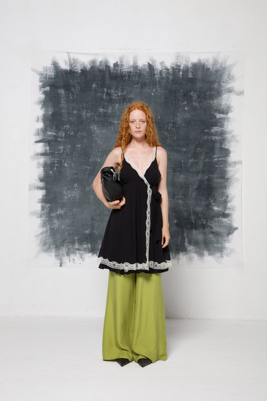 Abitino in seta nero con pizzo bianco