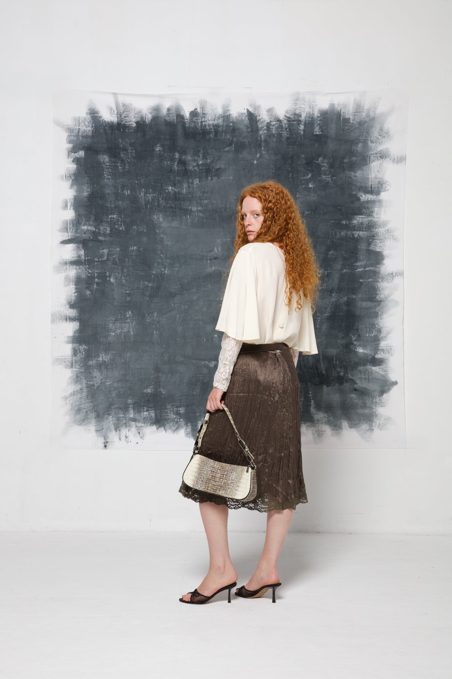 VALENTINO Night blusa in seta con maniche in pizzo